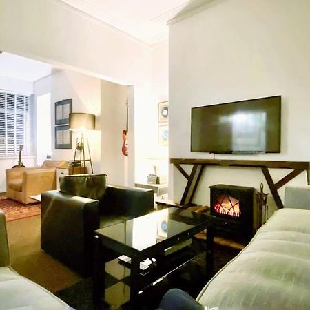 Urban Music Style Townhouse In Swansea City Center المظهر الخارجي الصورة