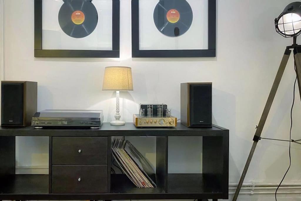 Urban Music Style Townhouse In Swansea City Center المظهر الخارجي الصورة