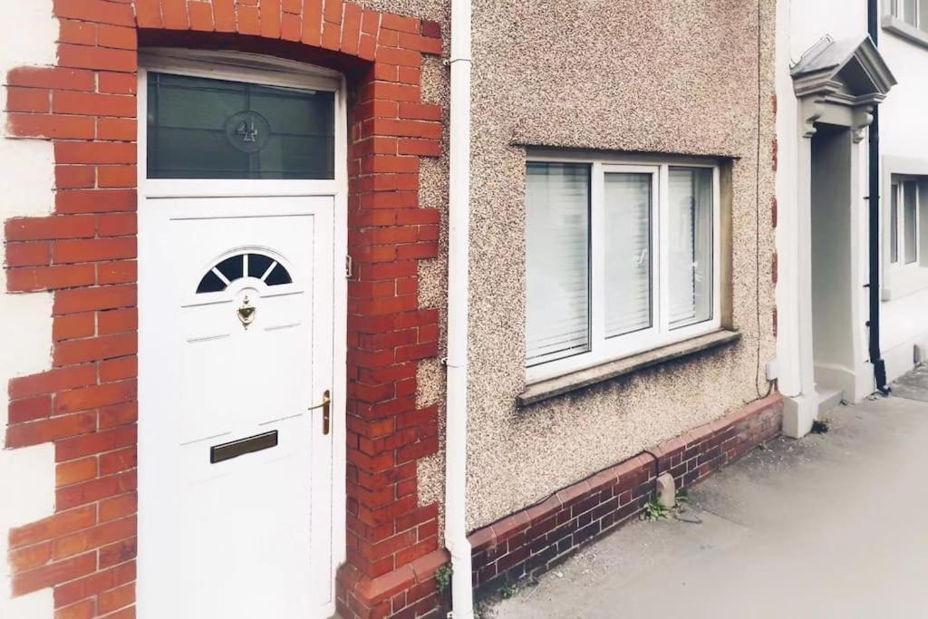 Urban Music Style Townhouse In Swansea City Center المظهر الخارجي الصورة