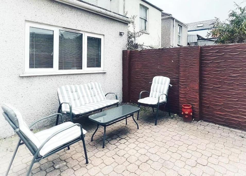Urban Music Style Townhouse In Swansea City Center المظهر الخارجي الصورة