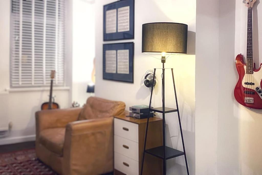 Urban Music Style Townhouse In Swansea City Center المظهر الخارجي الصورة