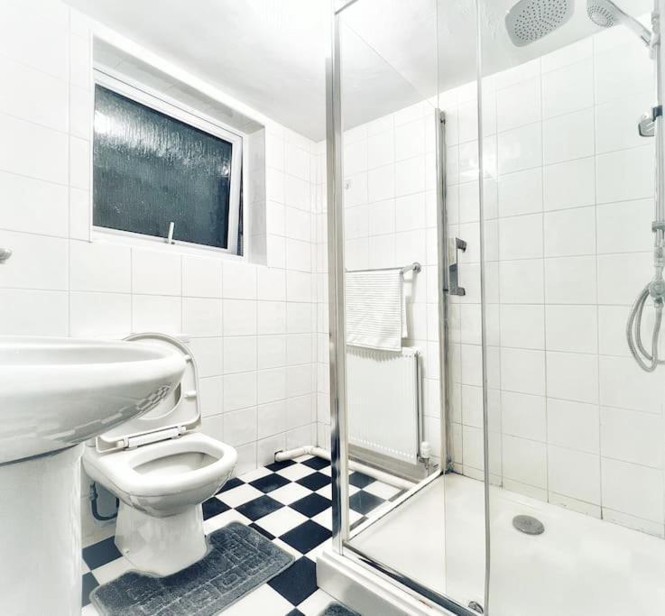 Urban Music Style Townhouse In Swansea City Center المظهر الخارجي الصورة